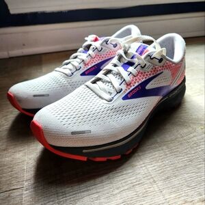 Women's size 10 Brooks Ghost 14 running shoes